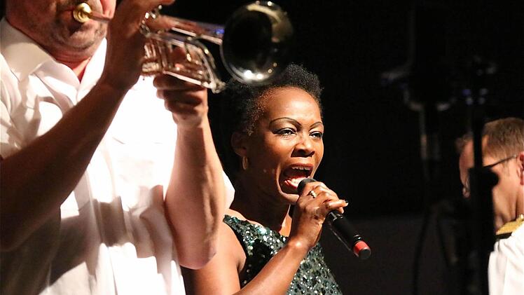 Sängerin Bwalya.  Foto: Gerd Schaar