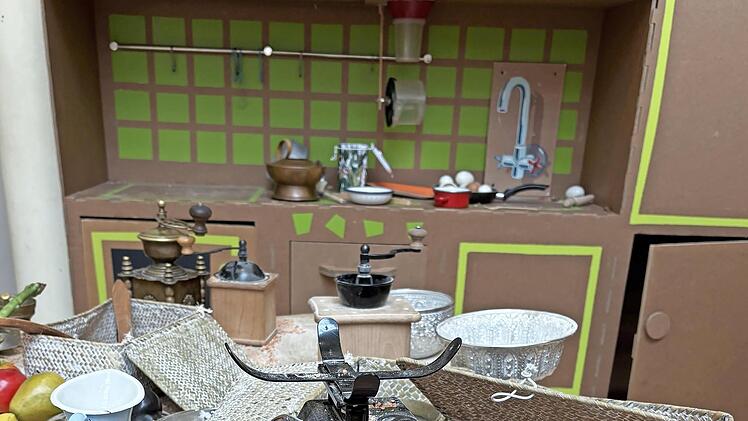 In der Küche wurde kräftig gemahlen und gemalt, was zu Hause auf den Teller kommt.