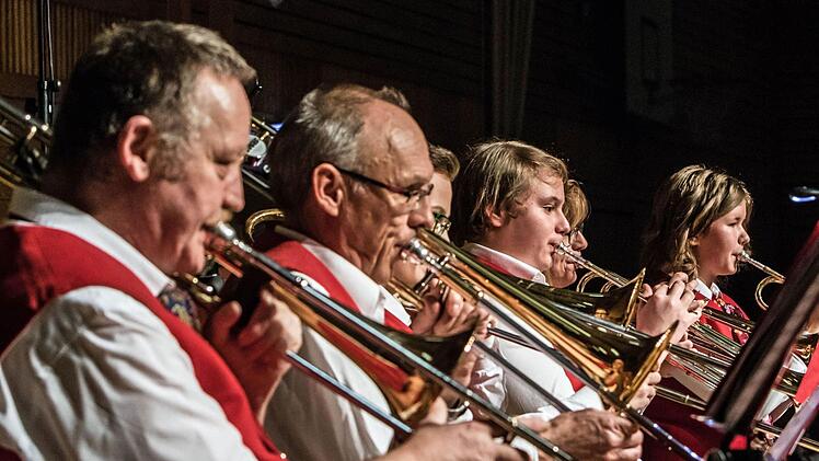 Tim Eller dirigierte das Vororchester des Jugendorchesters Rödental.Foto: Jochen Berger