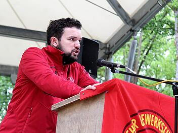 Hauptredner Martin Feder mit den Forderungen der GewerkschaftRichard Sänger