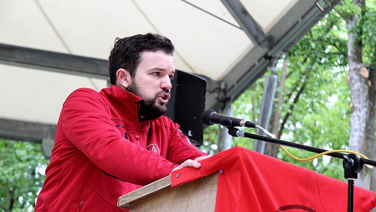 Hauptredner Martin Feder mit den Forderungen der GewerkschaftRichard Sänger