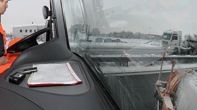 In Oberbach muss der Bauhof den Winterdienst übernehmen, da sich kein Unternehmen gefunden hatte. Symbolfoto: Jochen Berger