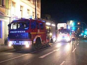 Ein Kinderwagen, der in Brand gesetzt wurde, hat in der Sutte einen Großeinsatz von Feuerwehr und Rettungskräften ausgelöst. Foto: Feuerwehr
