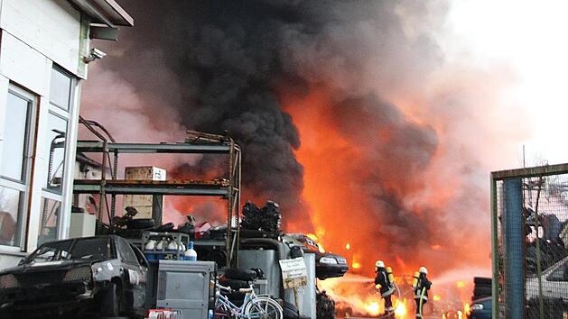 Jede Gemeinde muss eine Feuerwehr haben. Wenn das neue Feuerwehrgesetz in Kraft tritt, sind gemeinsame Wehren m&ouml;glich und die Altersgrenze f&uuml;r den aktiven Dienst soll auf 65 Jahre angehoben werden. &Uuml;ber die geplanten Neuregelungen informierte sich der Gemeindetag in Ma&szlig;bach. Foto: Dieter Britz