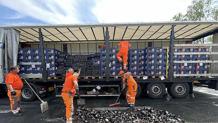 Kulmbach: Neue "Bierkurve"? Laster verliert 300 Kästen - "Bierschoff" meldet sich