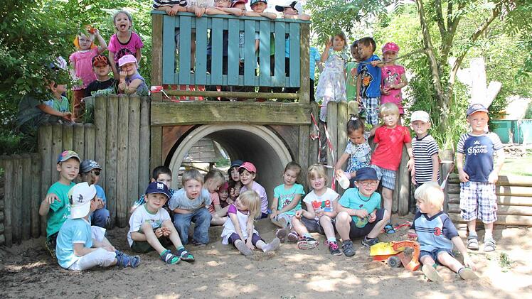 Die Mäuse- und Bärenkinder sind schon aufgeregt: Diesen Sonntag feiert ihr Kindergarten ein Sommerfest mit dem 40. Jubiläum.  Foto: Katja Kölbl
