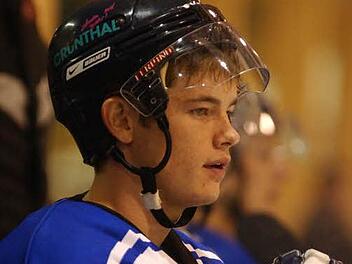 Verlässt das Wolfsrudel: In der Bayernliga hatte Jens Freund bereits für die Schweinfurter Mighty Dogs gespielt. Jetzt kehrt der Stürmer von der Saale zurück an den Main. Foto: Marion Wetterich/Archiv