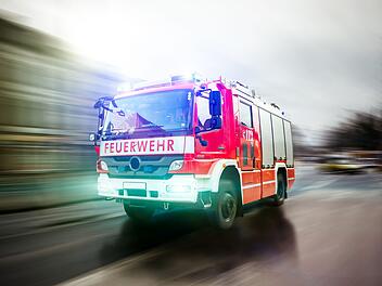 Kreis Forchheim: Schlafzimmer steht plötzlich in Flammen - Heizdecke löst Brand in Wohnung aus