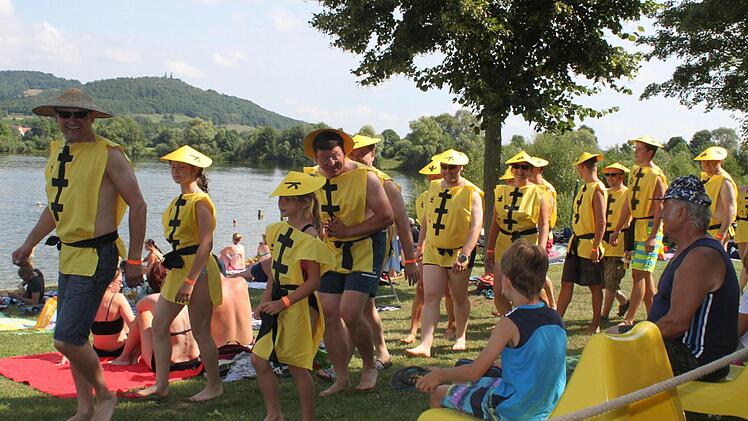 Der Staffelsteiner Karnevalscklub trat in lustiger Chinesenverkleidung zum Rennen an.