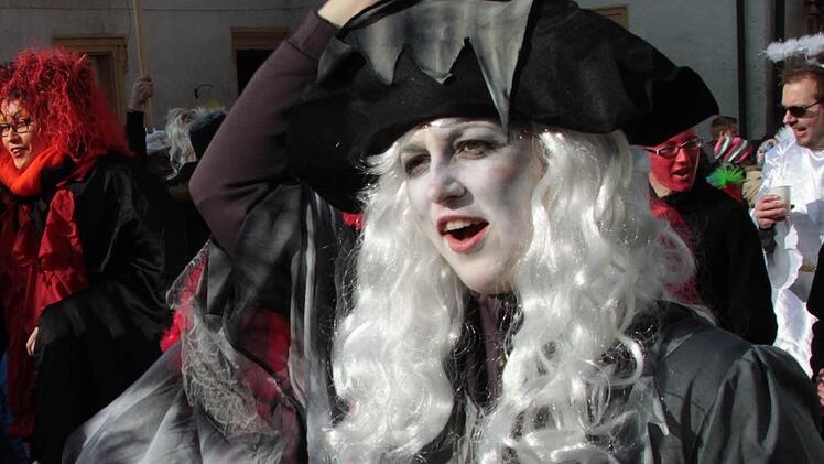 Marktplatztreiben in Stadtsteinach. Foto: Jürgen Gärtner