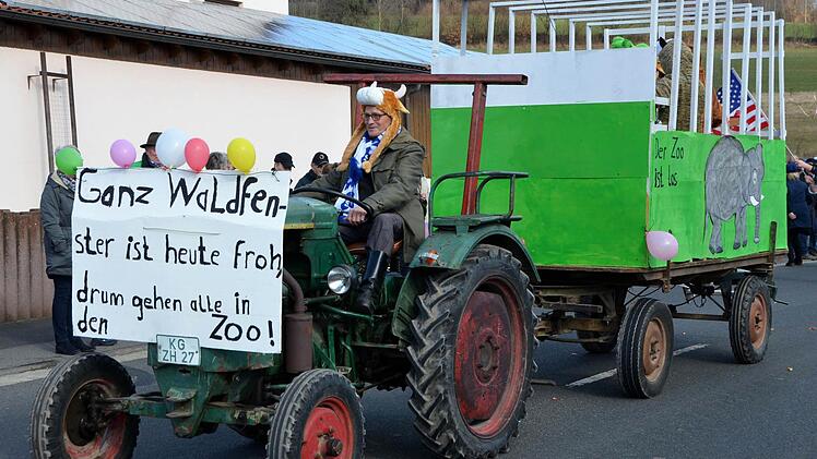 Faschingszug Rosenmontag in Waldfenster Foto: Peter Rauch