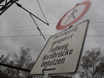 Der Durchgang von der Alten Ludwigsstädter Straße zum Schützenplatz in Kronach ist bereits gesperrt. Foto: Marco Meißner