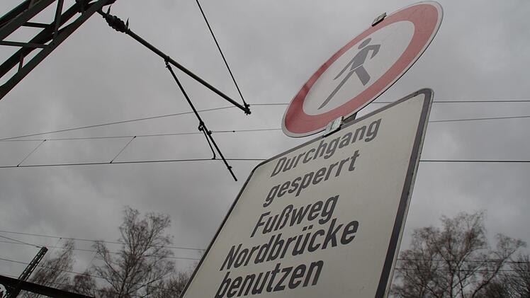 Der Durchgang von der Alten Ludwigsstädter Straße zum Schützenplatz in Kronach ist bereits gesperrt. Foto: Marco Meißner