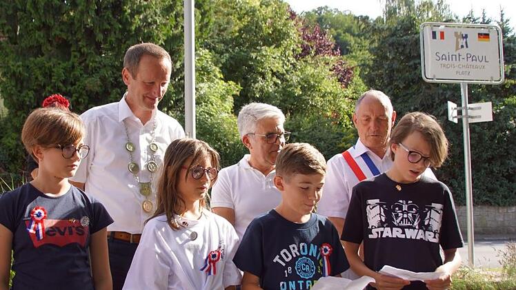 Die Jugend spielt in der Partnerschaft zwischen Eltmann und St.-Paul-Trois-Chateaux eine  große Rolle. So waren auch Tom, Lucas, Manon und Gabrielle (von rechts) vom Jugendstadtrat mit dabei.