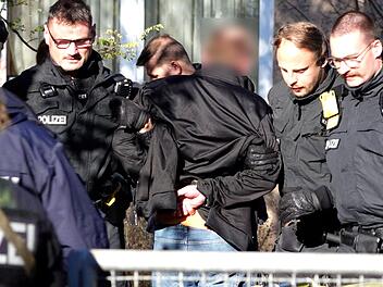 Mann nach Streit mit Nachbarn im Kreis Hof festgenommen