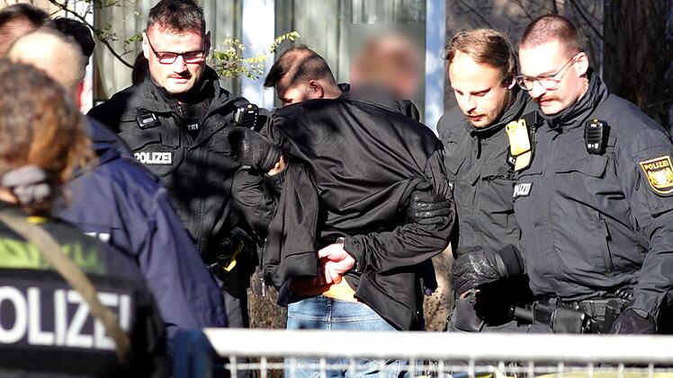 Mann nach Streit mit Nachbarn im Kreis Hof festgenommen