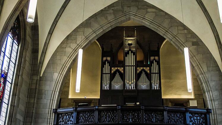 Klangfülle auf drei Manualen: Die Rohlf Orgel von St. Augustin wurde vor zehn Jahren offiziell eingeweiht. Zum Jubiläum findet eine Konzertreihe statt. Fotos: Jochen Berger