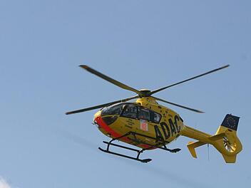 Unfall in Schwaben: Bei einem Faschingsumzug wurde ein Mann schwer verletzt. Symbolbild: pixabay.com/tassilo111