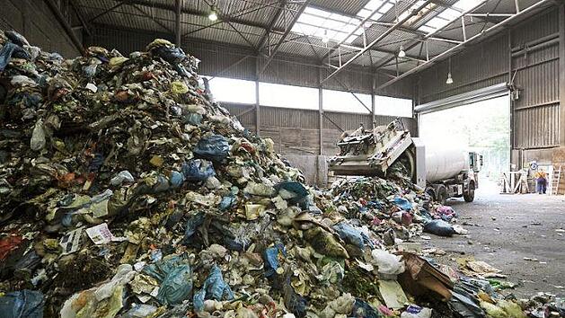 In der Corona-Krise wird wegen der Hygieneregeln wieder mehr Plastik genutzt. Das macht sich beim Müll bemerkbar. Foto: picture alliance, dpa