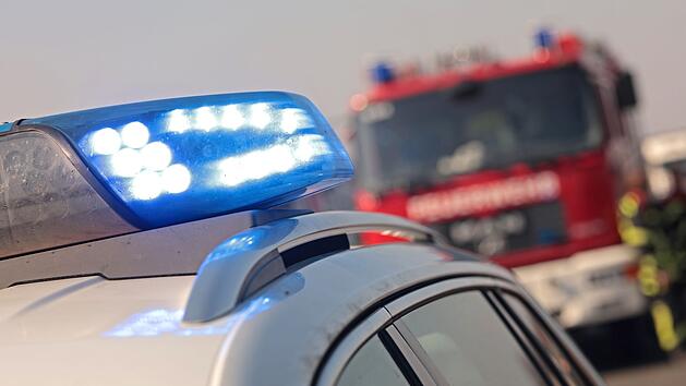 Polizeiwagen und Feuerwehrauto