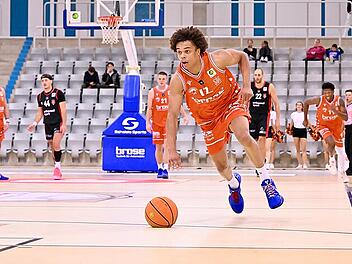 Baskets-Talent Musa Abra &uuml;berzeugt bei Coburg-Deb&uuml;t