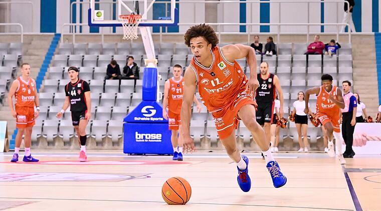 Baskets-Talent Musa Abra &uuml;berzeugt bei Coburg-Deb&uuml;t