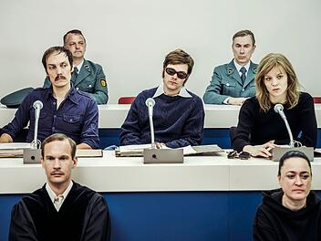 Den ber&uuml;hmten Terroristen der ersten RAF-Generation wurde 1975 in Stuttgart-Stammheim der Prozess gemacht (von links, Mitte): Jan-Carl Raspe (Rafael Stachowiak), Andreas Baader (Henning Fl&uuml;sloh) und Gudrun Ensslin (Lilith Stangenberg).