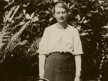 Luise Löwenfels nach Beendigung ihrer Ausbildung als Kindergärtnerin 1935.  Foto: Generalat der Armen Dienstmägde Jesu Christi (Dernbacher Schwestern)