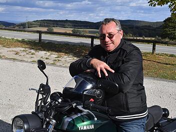 Motorrad fahren in der fränkischen Heimat ist eine Leidenschaft von Uwe Metzner. Foto: Ronald Rinklef