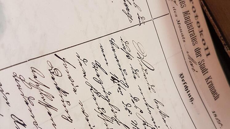 Im Magistratsprotokoll ist der Kauf der Festung Rosenberg für 32 000 Mark verzeichnet. Foto: Marco Meißner