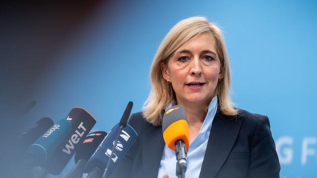 Krankenkassen-Krise: Politik diskutiert Sparpakete und neue Beitragseinnahmen