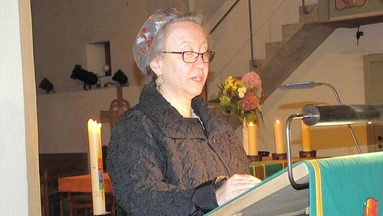 Rabbinerin Antye Yael Deusel bei ihrer Predigt. Foto: Martin Koch