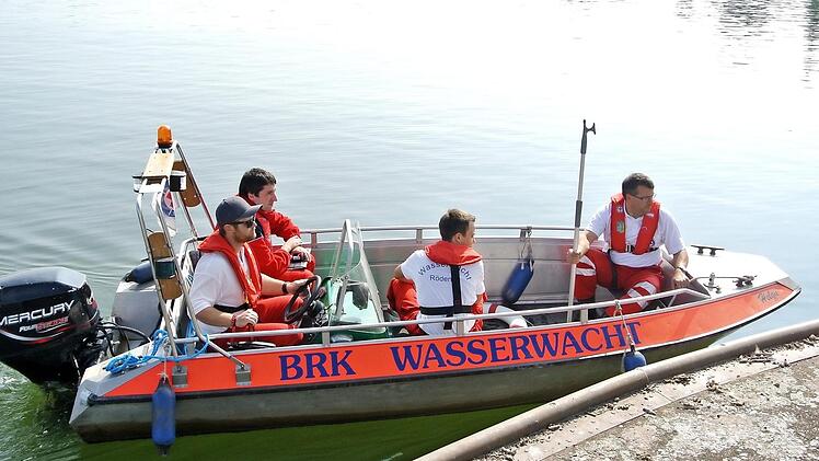 Markus Hübner (links) beweist, dass er das Boot beherrscht. Foto: privat