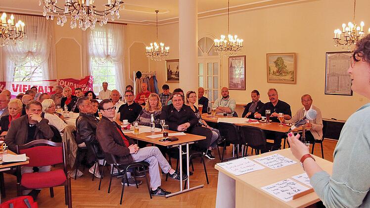 Mai-Kundgebung im Hotel Bayerischer Hof . Dieter Britz