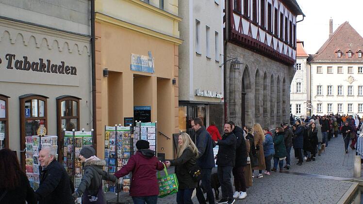 Mahnwache und Menschenkette in Forchheim Foto: privat
