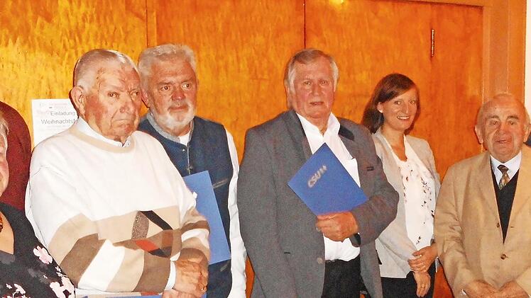 Der CSU-Ortsverband Welitsch feierte Jubiläum: Angela Konrad (v. l.), Reinhard Horn, Josef Konrad, Hans Konrad, Georg Konrad, Susanne Heinlein, Heinz Hausmann zusammen mit Bürgermeister Stefan Heinlein.