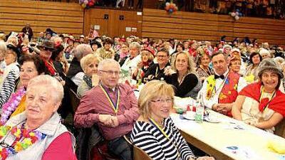 Unter die Gäste hatte sich auch lokale Prominenz gemischt. Foto: Johanna Blum