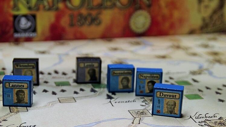 Ein neues Brettspiel weckt Erinnerungen an eine Zeit, deren Bedeutung für die Stadt Kronach und die Nachbarstädte selten thematisiert wird. Fotos: Marco Meißner