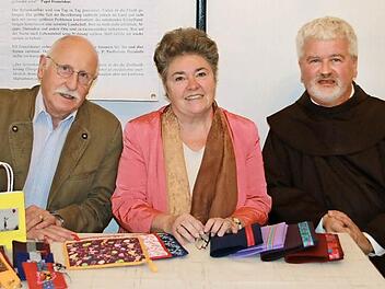 Rüdiger Hamisch, Ingeborg Hamisch und Pater Christoph (von links) tun ihr Möglichstes, um den Menschen in Syrien zu helfen.