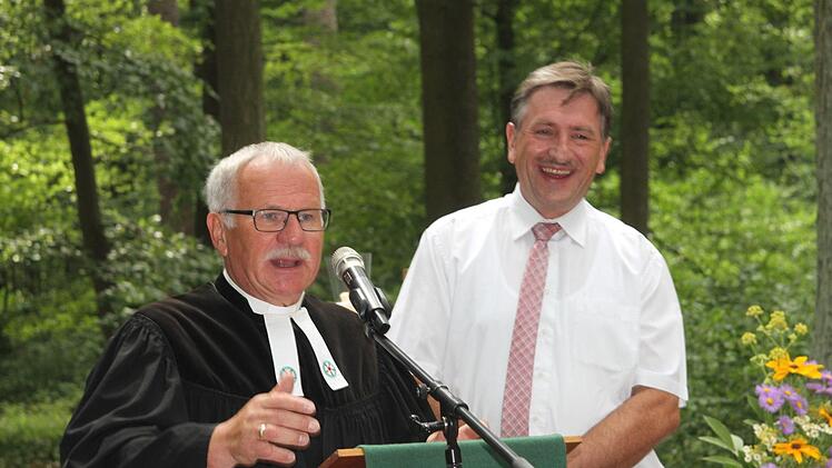 Bei ihrer Dialogpredigt Pfarrer Volkmar Gregori (links) und der Vizepräsident des Bayerischen Bauernverbandes Günther Felßner. Fotos: Günther Geiling