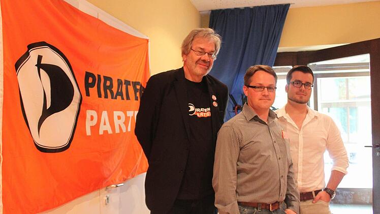Die drei Nominierungskandidaten der Piratenpartei Erlangen (v.l .): Hartmut Gießler, Andreas Waas und Severin Maier.