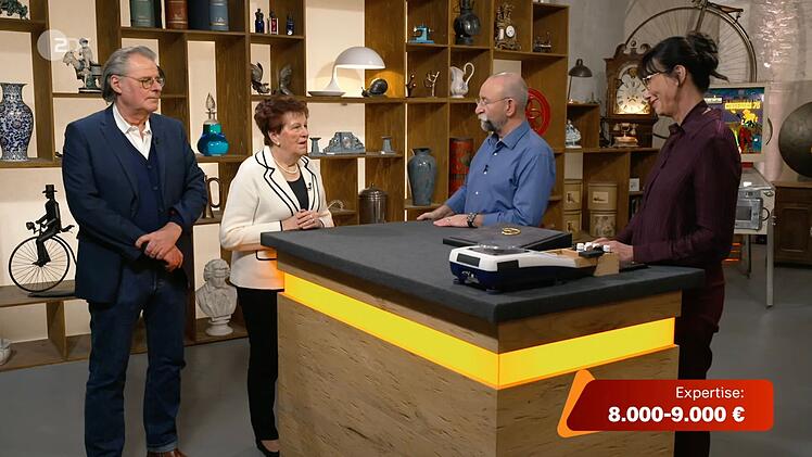 &Uuml;berraschende Expertise: Allein der Goldwert des Armreifs lag schon bei 7.800 Euro.