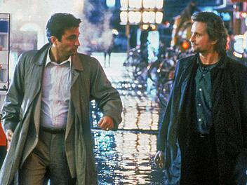 US-Cops Nick Conklin (Michael Douglas, rechts) und sein Kollege Charlie Vincent (Andy Garcia) beginnen, auf eigene Faust in Japans Unterwelt zu ermitteln.