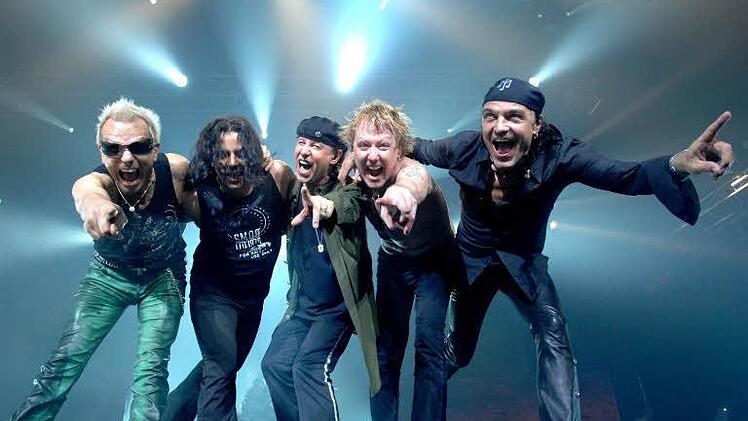 Seit 50 Jahren Hard-Rock machen die Scorpions. Das sind (von links) Gitarrist Rudolf Schenker, Bassist Pawel Maciwoda, Sänger Klaus Meine, Schlagzeuger James Kottak und Gitarrist Matthias Jabs. Foto: Archiv