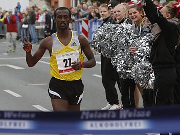 Der Sieger des letztjährigen Fränkische Schweiz-Marathons verpasste den Start und siegte dennoch. Bild: Archiv/Matthias Hoch