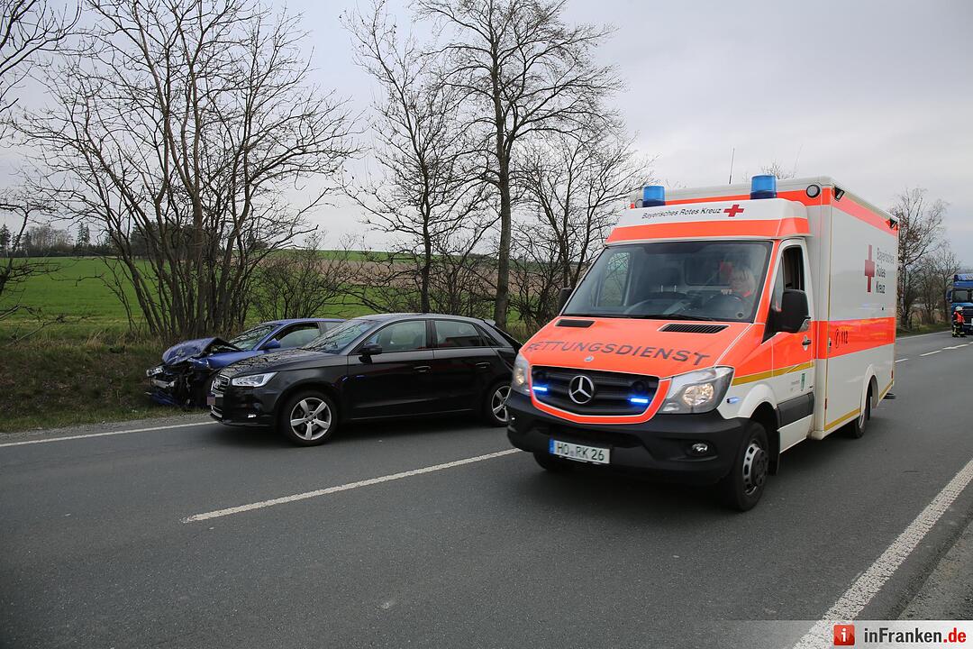 Auffahrunfal auf B173 bei Köditz - Drei Personen verletzt