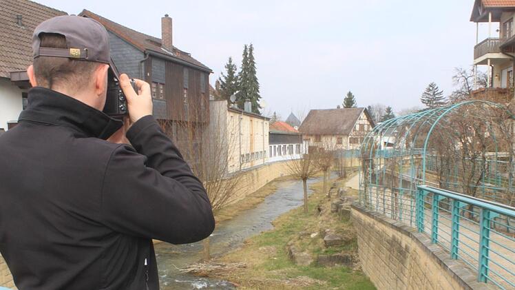 Klaus Wendel sucht besondere Motive für sein Projekt. Foto: Jutta Rudel