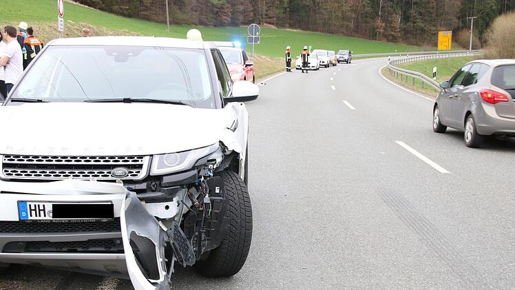 Am Donnerstag krachte es auf der B 85 zwischen Lösau und Holzmühle. Foto: Jürgen Gärtner