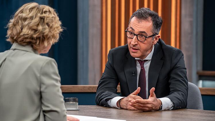 Cem Özdemir sprach bei "Caren Miosga" über Alltagsrassismus.