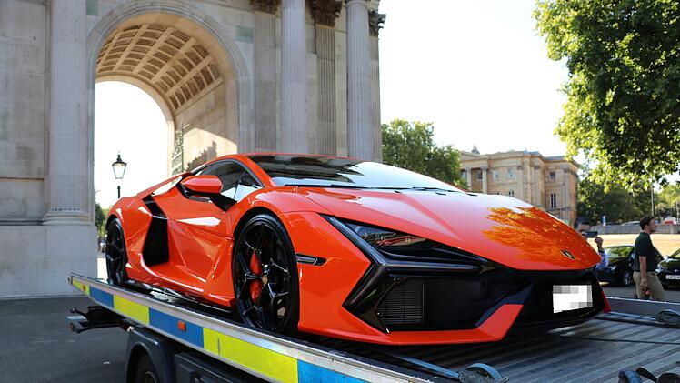 Londoner Polizei beschlagnahmt Dutzende Luxusautos